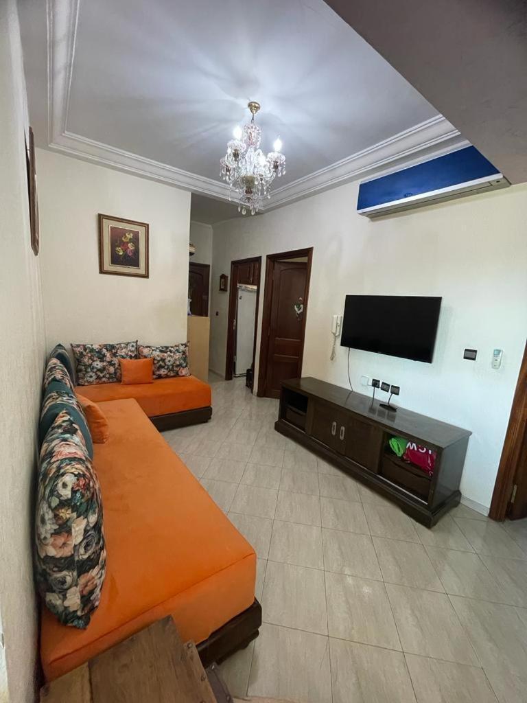 Cozy Corner Getaway, 4th Floor Apartment *